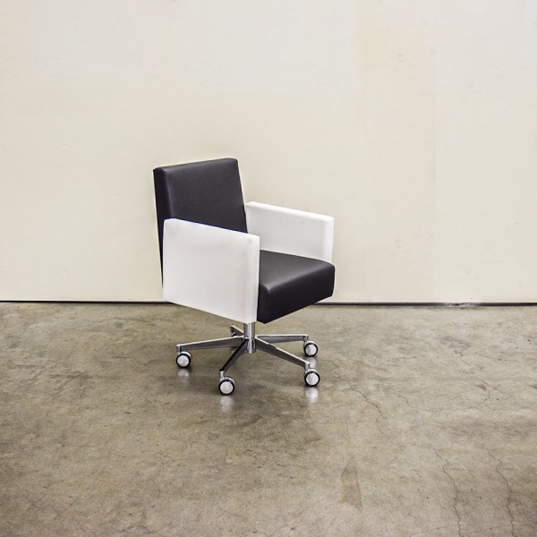 Stuhl Square Weiß, schwarz, Ausstellungsstück DH4